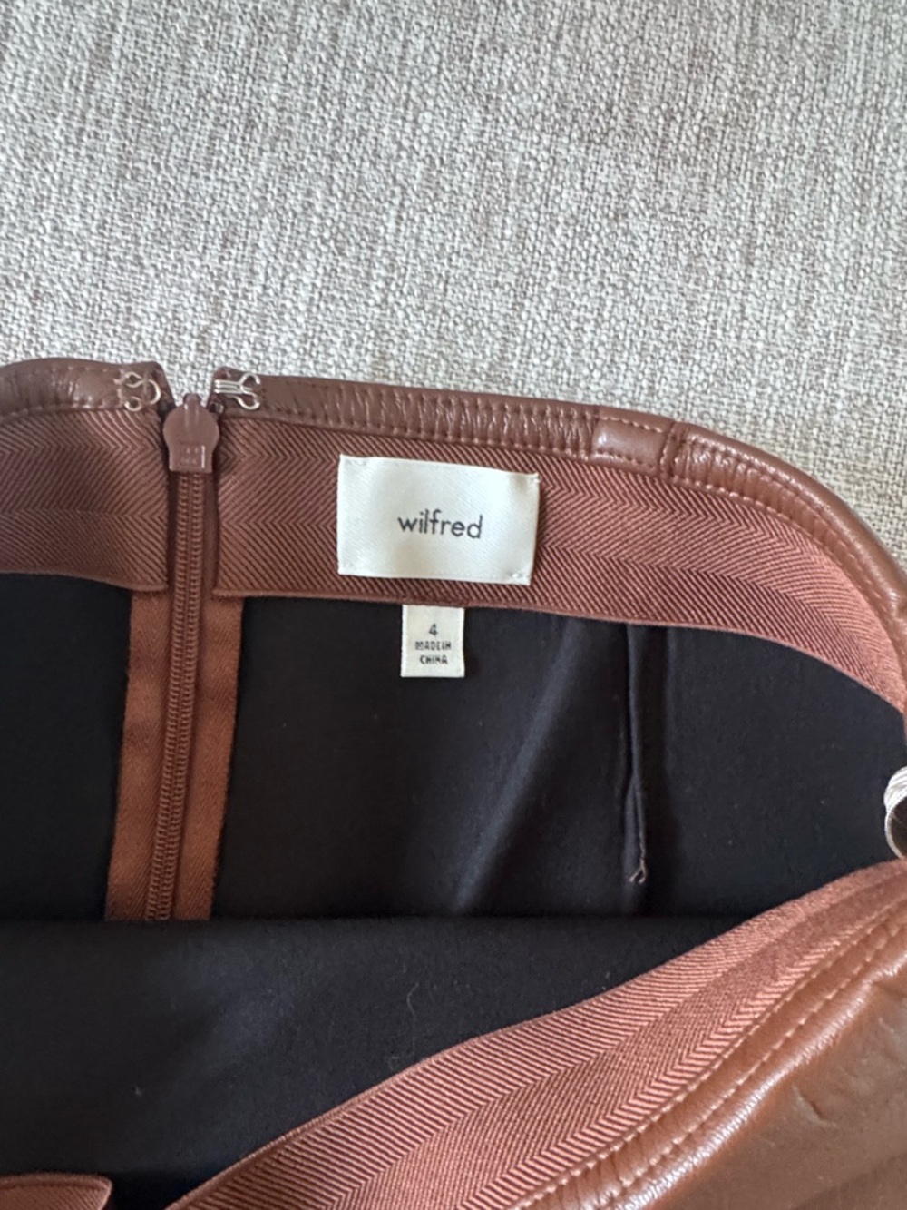 Wilfred Aritzia Brown Faux Leather Mini Skirt size 4 - Picture 2 of 5